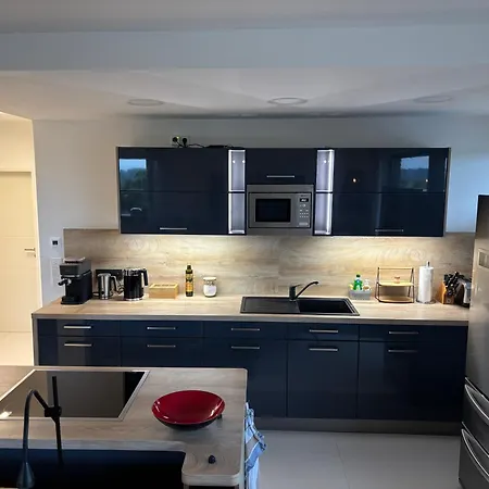 דירה Penthouse Mit Traumblick Auf Teutoburger Wald - Dachterrasse, Whirlpool, Tiefgarage, Innenstadt באד זאלצפלן