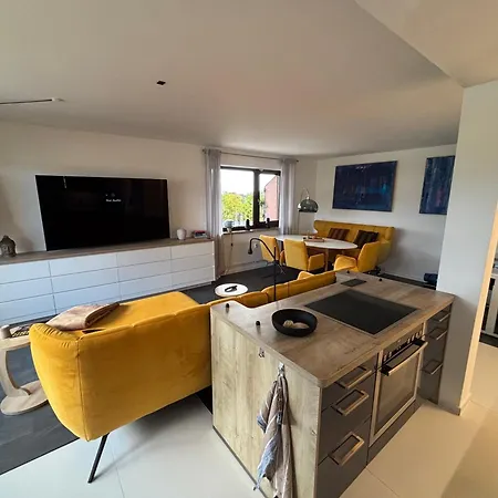 דירה Penthouse Mit Traumblick Auf Teutoburger Wald - Dachterrasse, Whirlpool, Tiefgarage, Innenstadt באד זאלצפלן