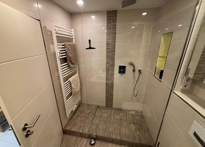 Penthouse Mit Whirlpool, Traumblick Und Grosser Dachterrasse Appartamento