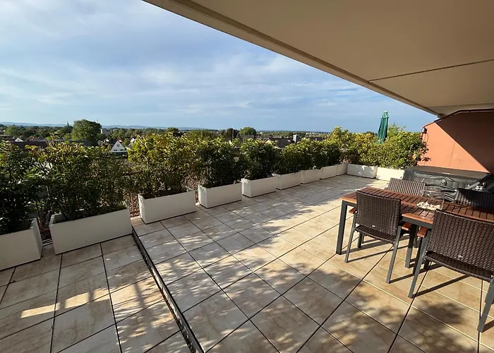 Appartement Penthouse Mit Whirlpool, Traumblick Und Grosser Dachterrasse Bad Salzuflen